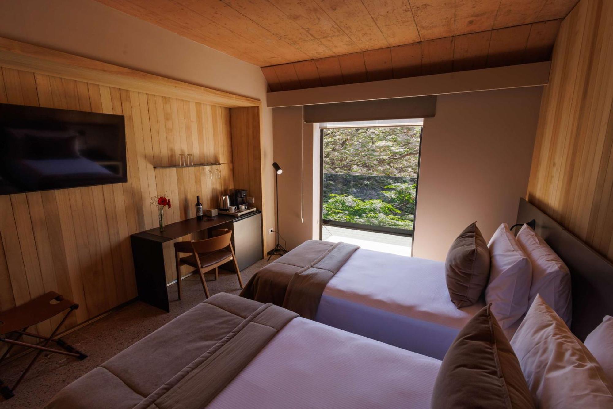 Hotel Hualta Mendoza, Curio Collection By Hilton 4*