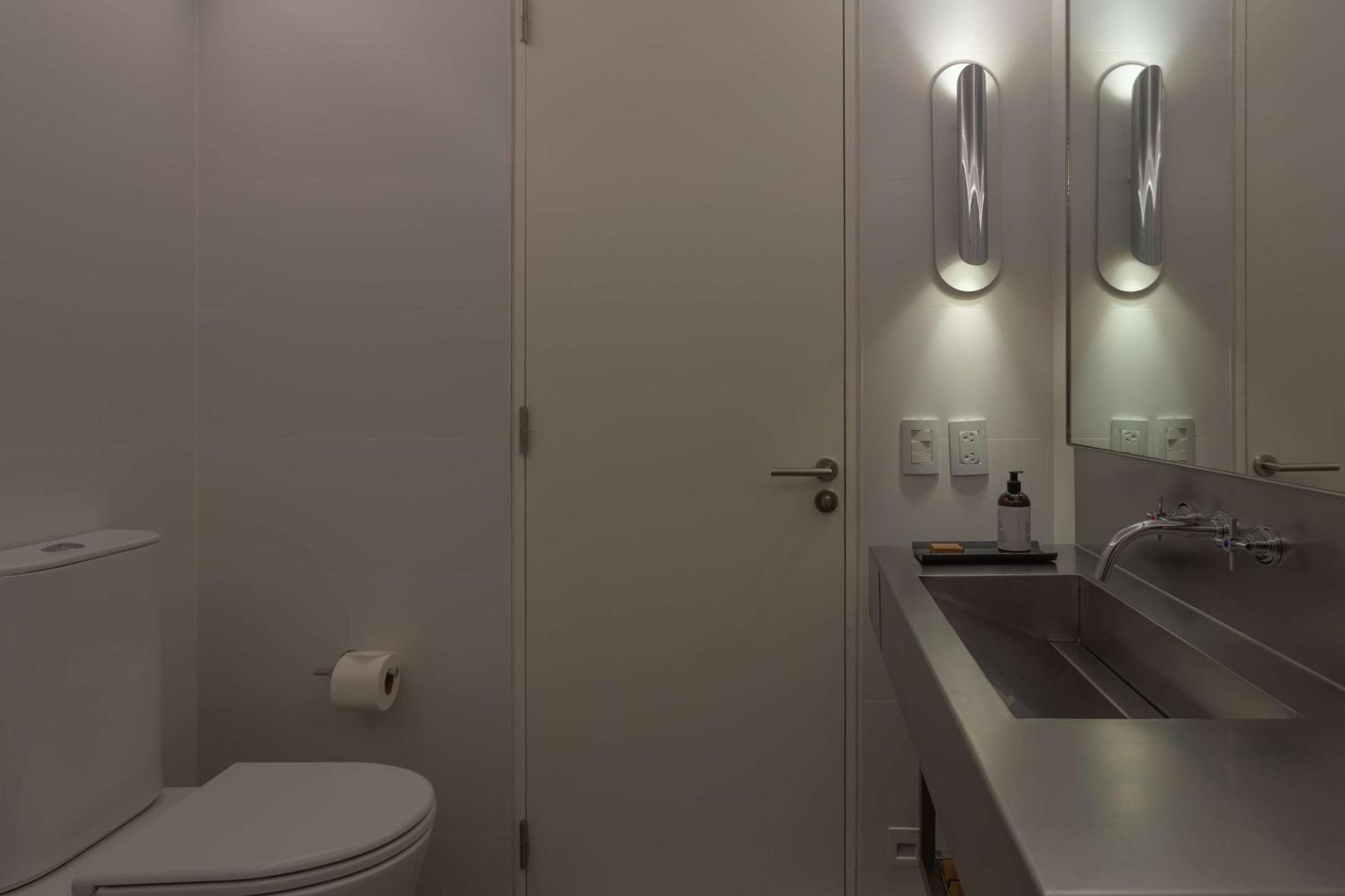 Hualta Mendoza, Curio Collection By Hilton Mendoza