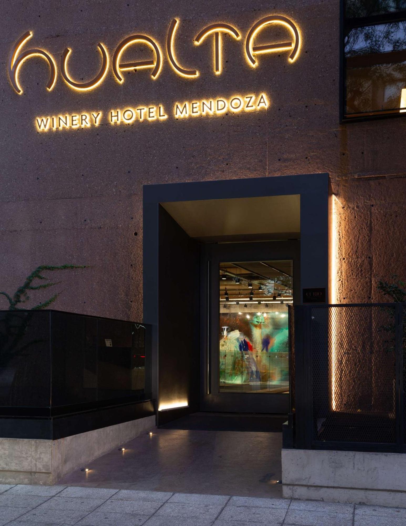 Hotel Hualta Mendoza, Curio Collection By Hilton 4*